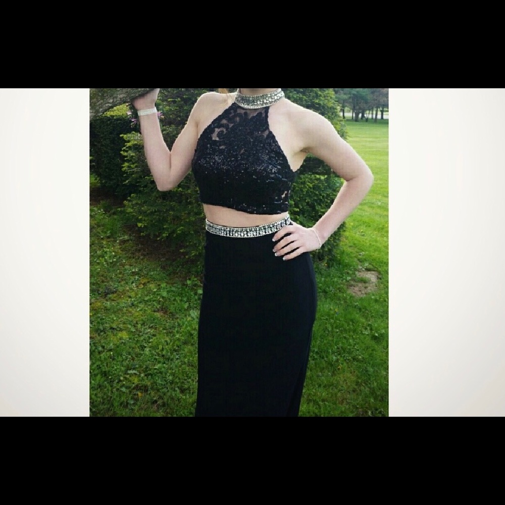 Prom dress - Picture 2 of 2